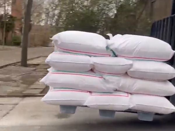 產(chǎn)品發(fā)貨裝車(chē)